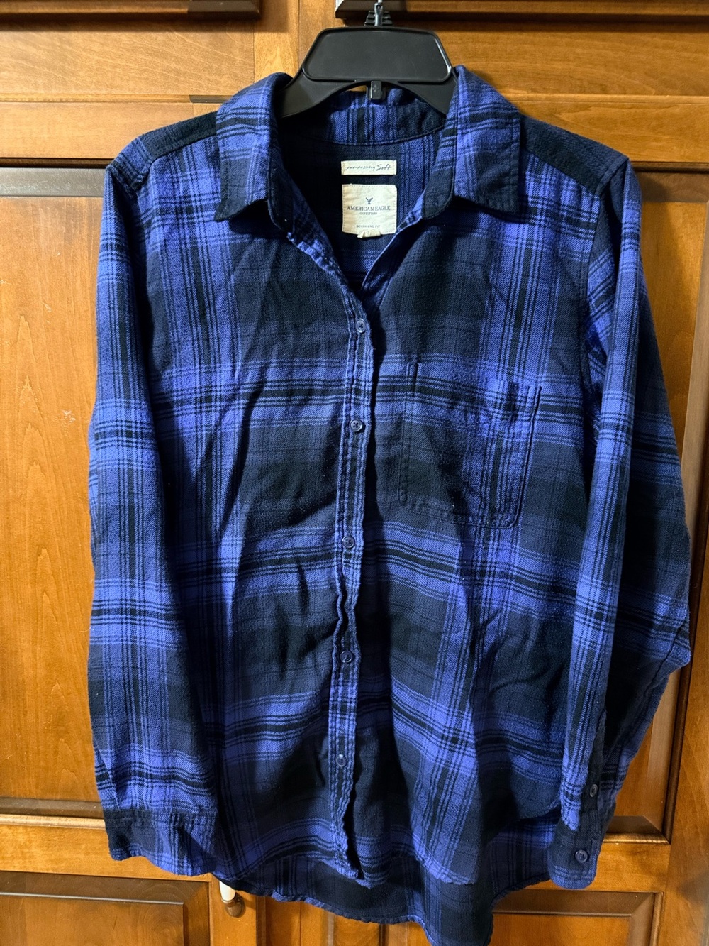 American Eagle Outfitters Women’s Black and Blue Plaid Button-Down Shirt
